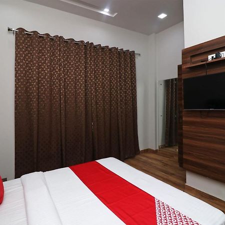 Oyo 38799 Savoy Guest House Panipat Экстерьер фото